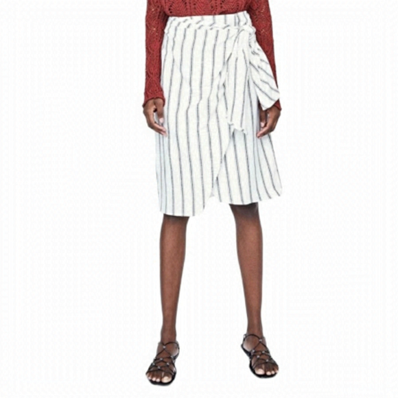 Zara Dresses & Skirts - ZARA black and white side tie striped tulip skirt size XS